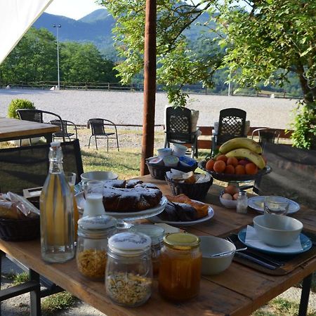 Agriturismo Dei Legi San Pietro Vara Kültér fotó