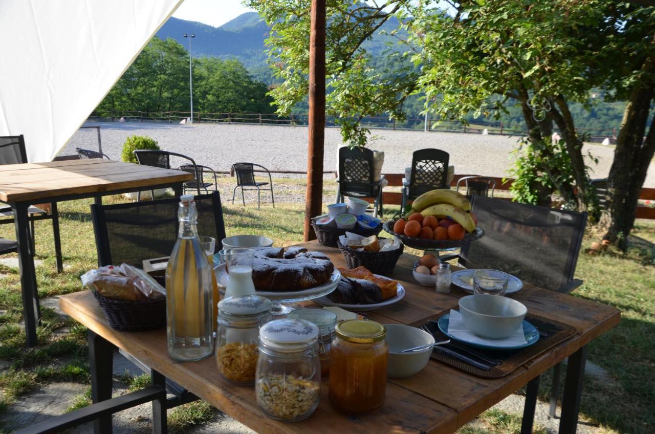 Agriturismo Dei Legi San Pietro Vara Kültér fotó