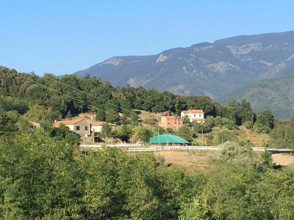Agriturismo Dei Legi San Pietro Vara Kültér fotó