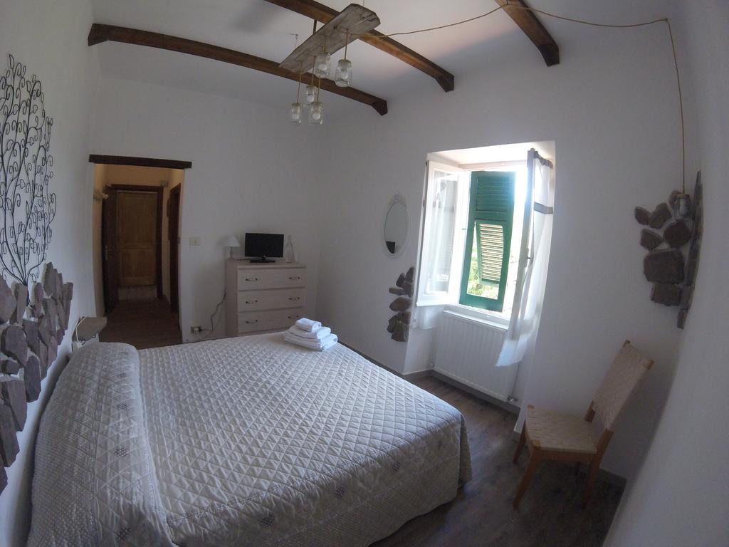Agriturismo Dei Legi San Pietro Vara Kültér fotó