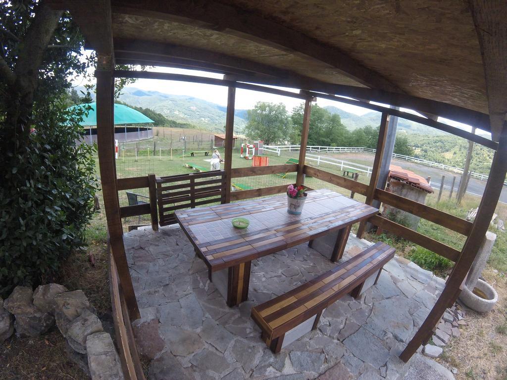 Agriturismo Dei Legi San Pietro Vara Kültér fotó